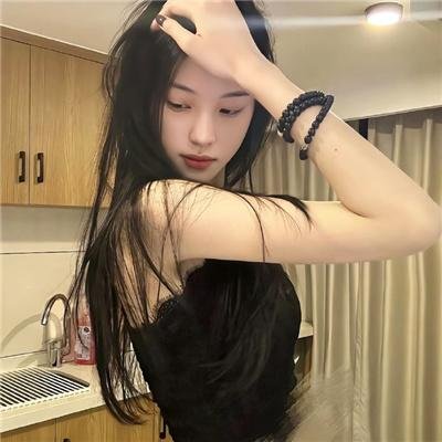 昂首挺胸